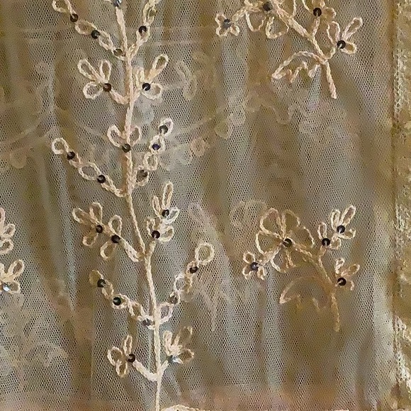 Snak Embroidered top. - Picture 2 of 6